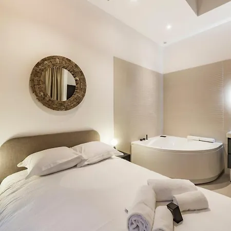 Cosy Opera Apartment